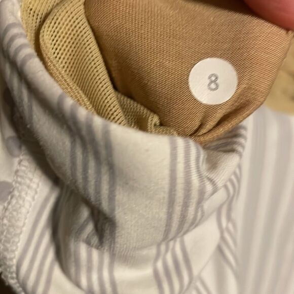 RARE Lululemon Dance Twisted Tank Top Sz 8 Striped Grey Floral 924 - Picture 5 of 5